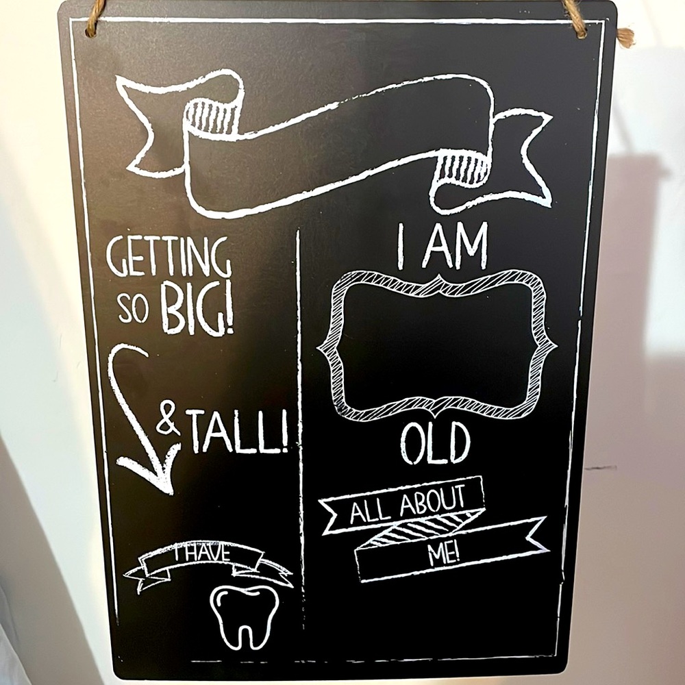 Infant chalkboard for pictures